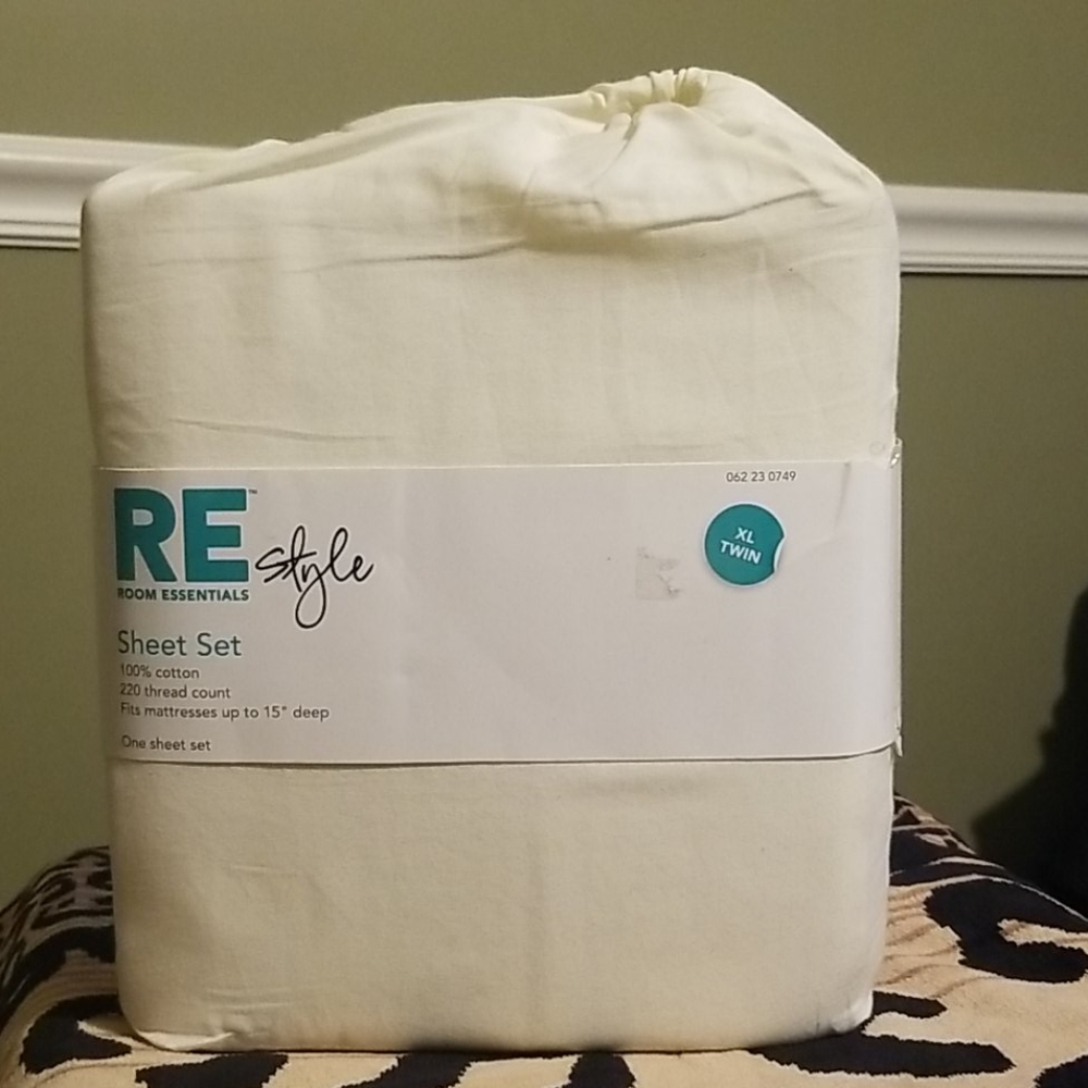 Off white XL Twin sheet set